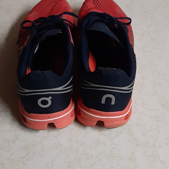 Womens size 10 Swiss Engineering CloudFlow sneaker - Picture 4 of 11